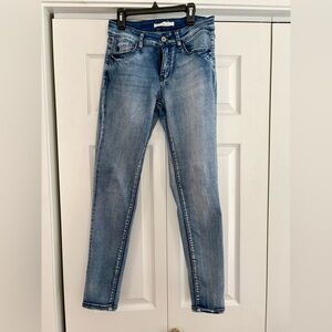 KanCan Women's Jeans. Light Wash. Size 7 / 27.